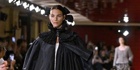 Vittoria Ceretti stupenda alla sfilata Chanel Haute Couture  